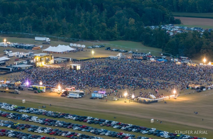 Luke Bryan turns Allegan cornfield into a party