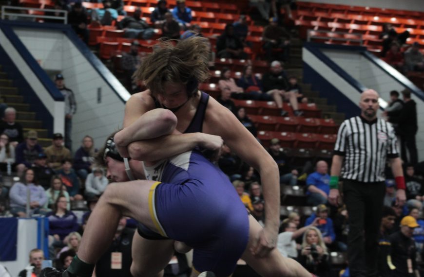 Late rally by Greenville sinks Three Rivers wrestling in state quarters